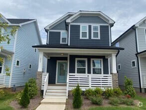 Building Photo - 686 Vine Pkwy