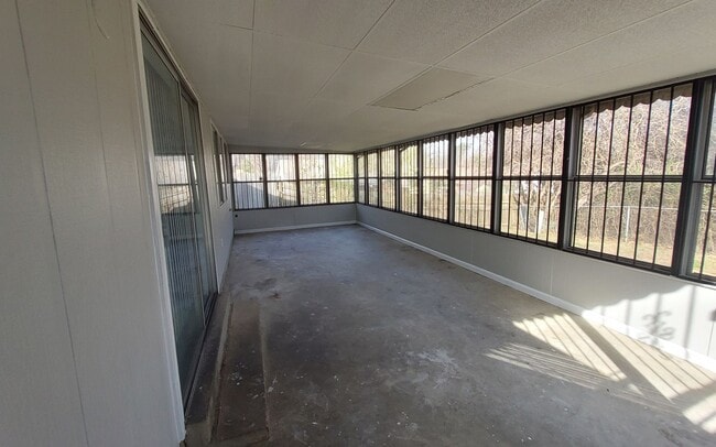 Building Photo - 3760 St Elmo Ave