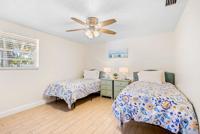 Foto del edificio - 208 Peacock Ln