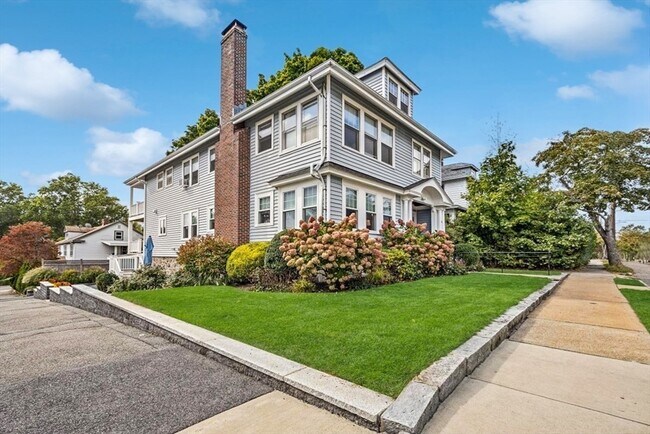 Foto del edificio - 64 Sanborn Ave