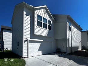 Building Photo - 424 Huisache St