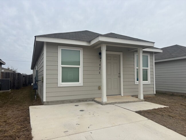 Building Photo - Charming Single-Story Home in Amenity-Rich Silos Community