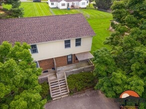 Building Photo - 1485 Sandy Cir