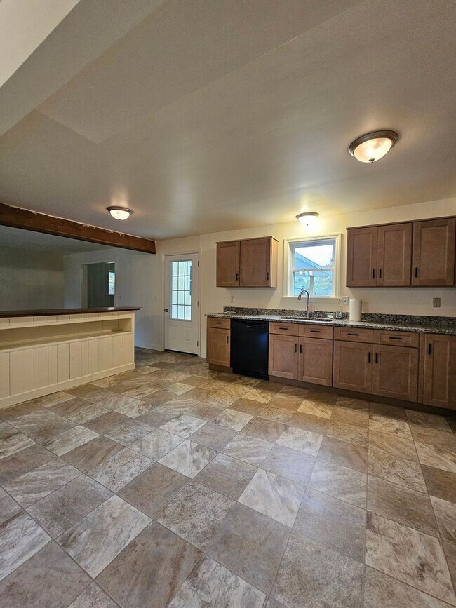 Foto del edificio - 13701 Mt Olivet Rd