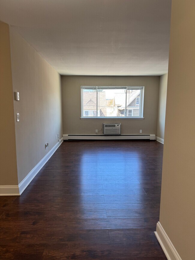 Foto del edificio - 2260 N Summit Ave