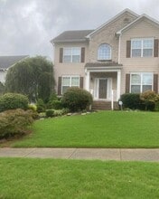 Building Photo - 1624 Longmont Dr