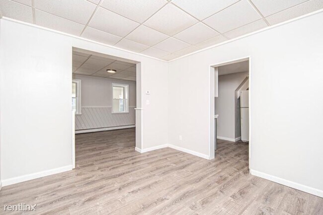 Building Photo - 2 br, 1 bath House - 25 Harrison Ave