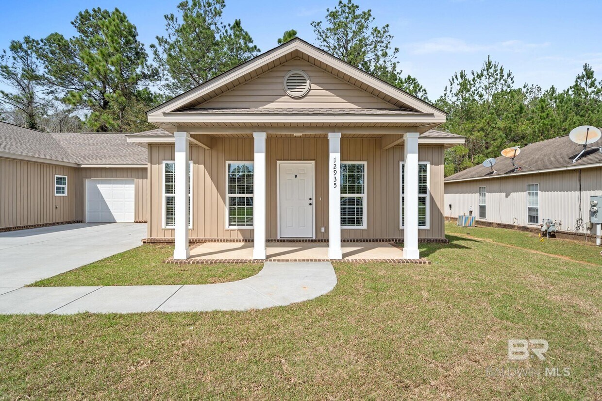 Primary Photo - 33071 Stables Dr