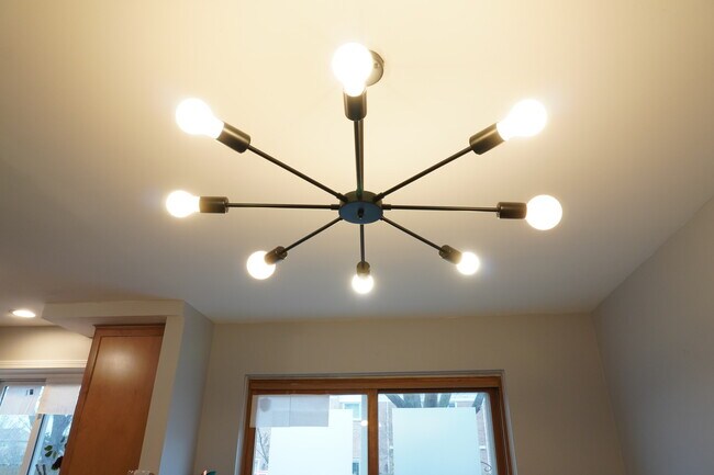 Building Photo - 2008 Maple Ave