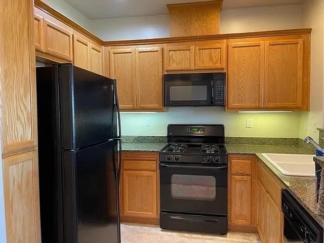 Building Photo - 3290 Maguire Way
