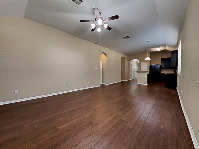 Foto del edificio - 2324 Shady Tree Ln