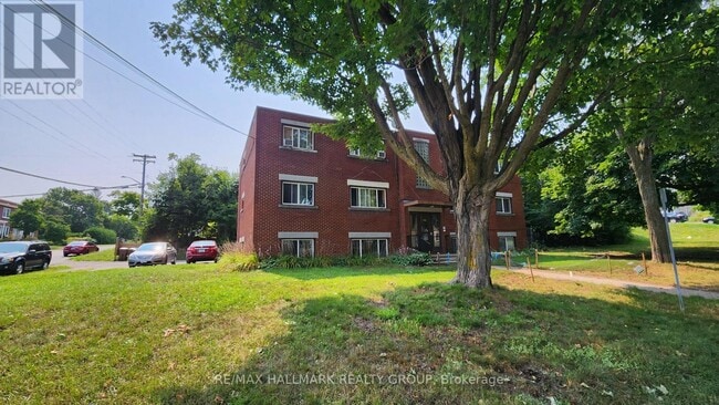 Photo du bâtiment - 1280 Dorchester Ave