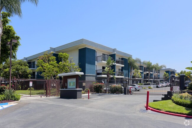 Madison Park Apartment Homes - Anaheim, CA | Apartments.com