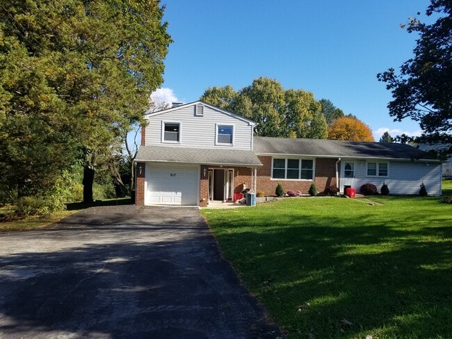 Building Photo - 917 S Chester Rd