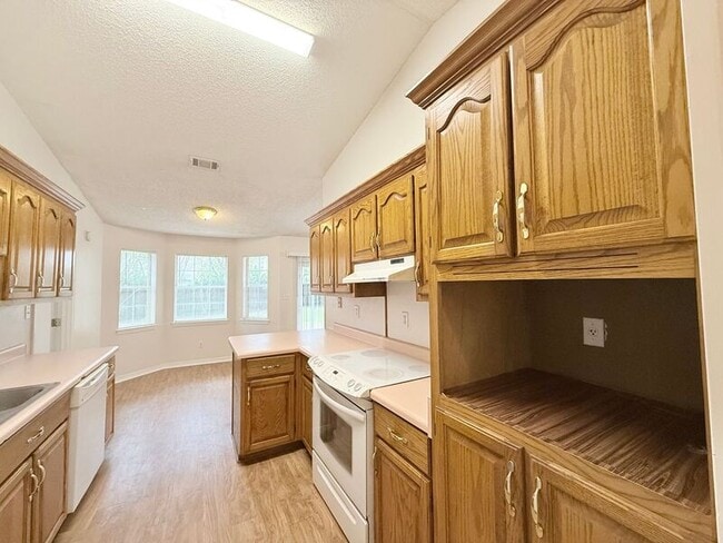 Building Photo - 3980 Deerwood Cir