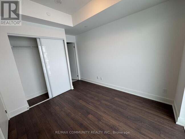 Photo du bâtiment - 1350 Ellesmere Rd