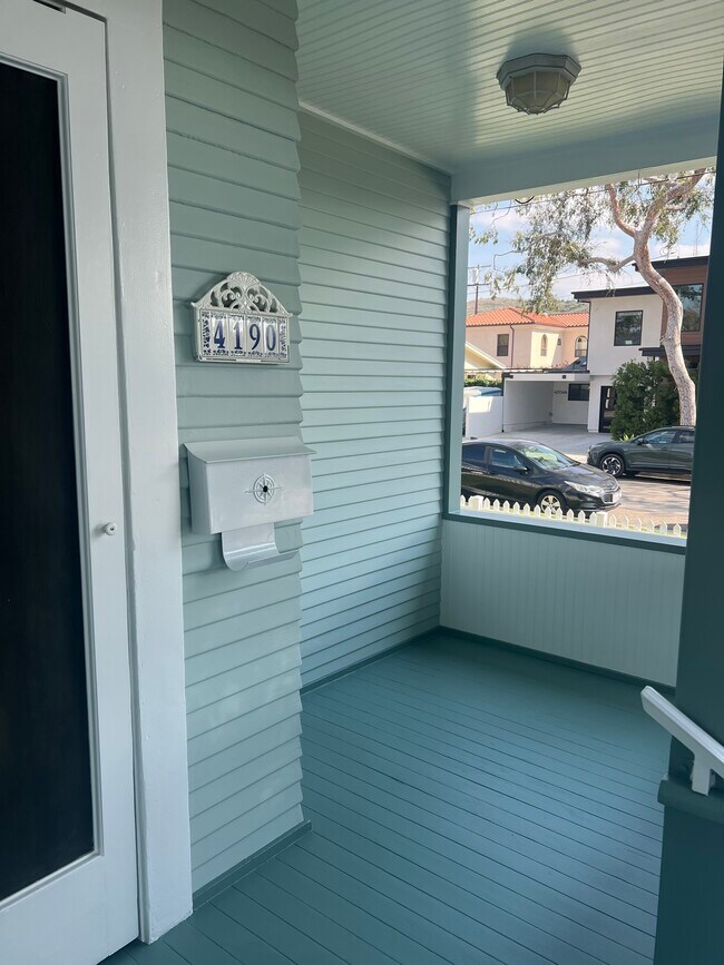 Foto del edificio - 4190 Lincoln Ave