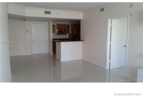 Foto del edificio - 2775 NE 187th St