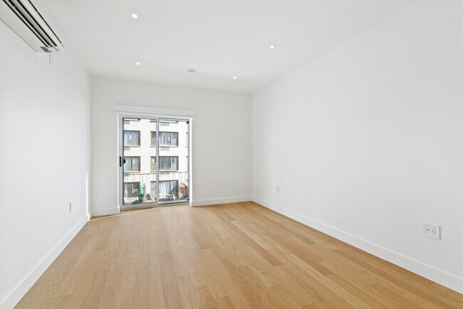 Building Photo - 321 E 22nd St