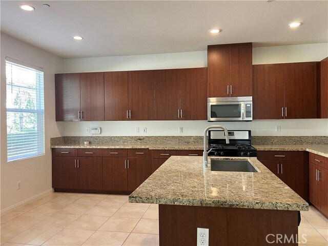 Foto del edificio - 905 N Purple Sage Dr