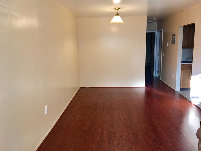 Foto del edificio - 211 Saratoga Ave