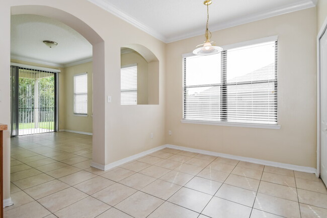 Foto del edificio - 703 Red Cedar Ct