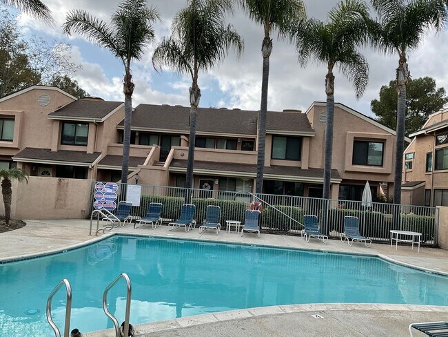 Building Photo - 2 Bedroom 2 Bath Condo 5722 E. Stillwater ...