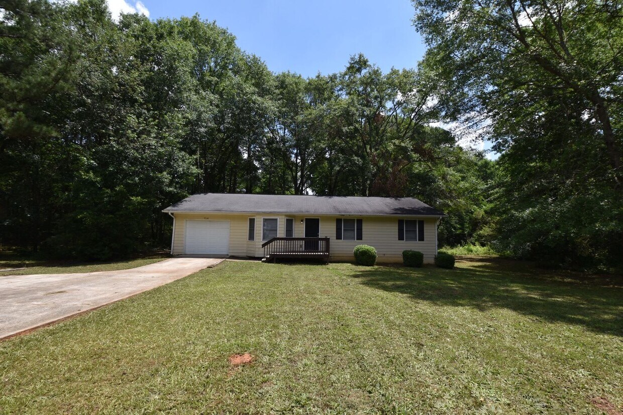 Foto principal - 714 Ishman Ballard Rd