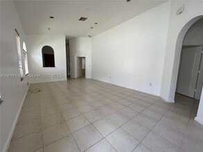 Building Photo - 2315 NE 37th Terrace