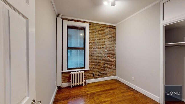 Foto del edificio - 336 E 18th St