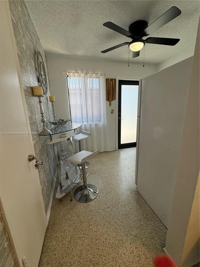 Foto del edificio - 2723 SW 31st Ct
