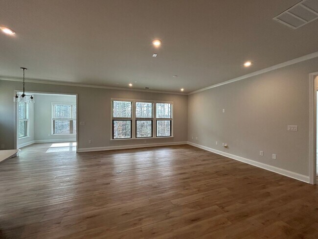 Building Photo - 473 Bandon Wy