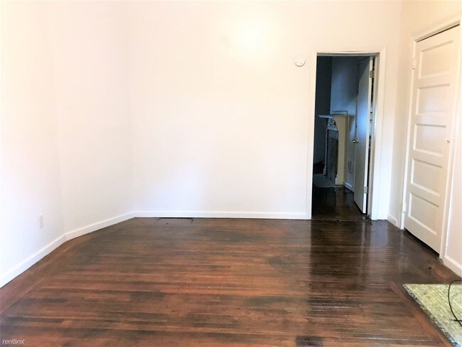 Building Photo - 1 br, 1 bath  - 705 N Saint Clair St  August