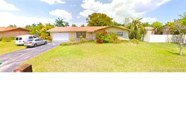Primary Photo - 10915 SW 129th St