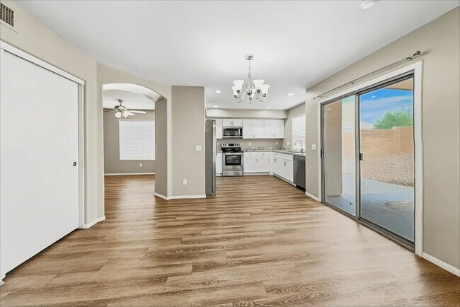 Foto del edificio - 12655 W Orange Dr