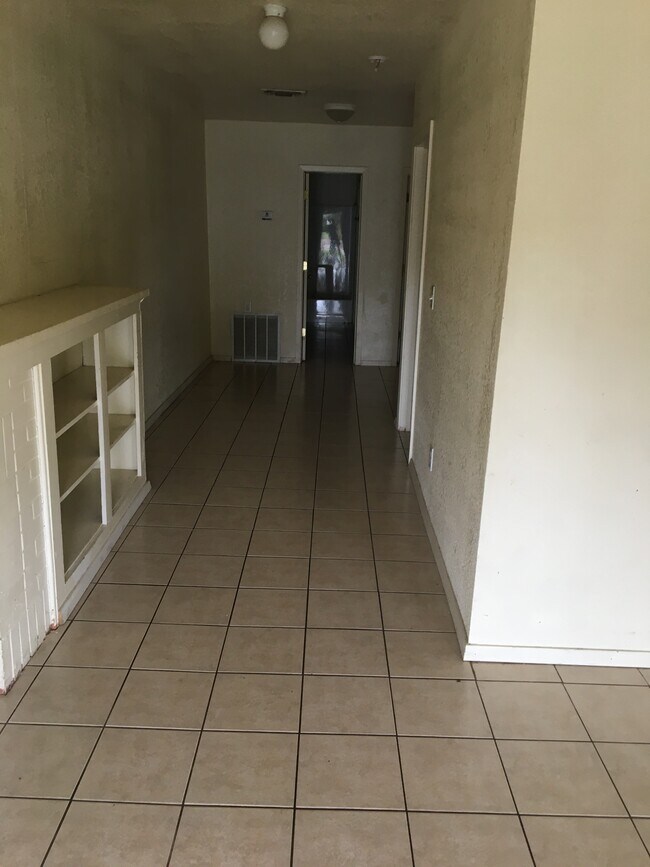Building Photo - 1614 Kemp Blvd