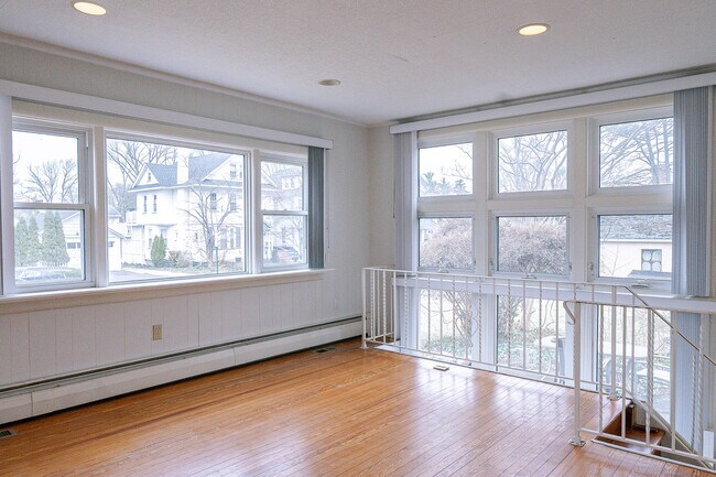 Building Photo - 41 Potter St