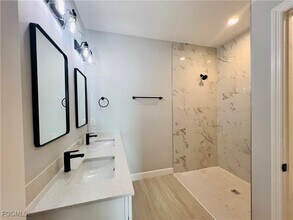 Building Photo - 2718 Helen Pl