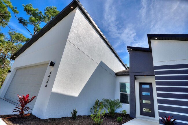 Building Photo - BRAND NEW HOME! Modern, energy efficient h...