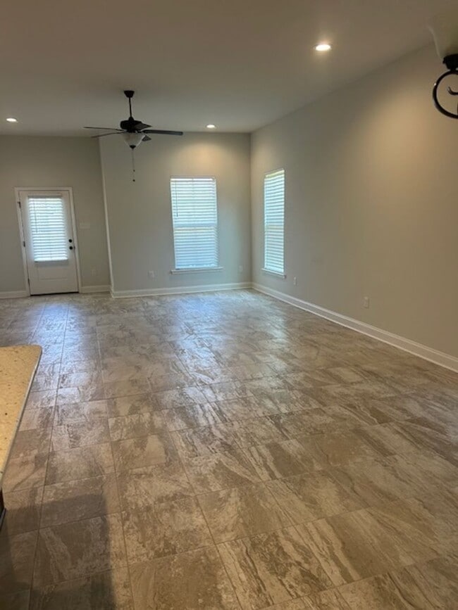 Foto del edificio - 6914 Summerset Dr