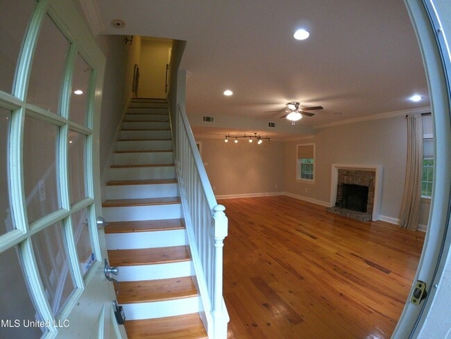 Photo - 1235 Linden Pl Apartment