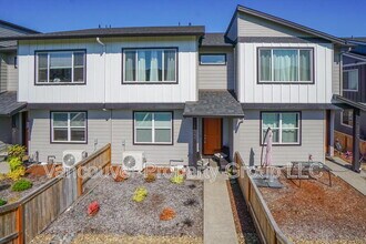 Building Photo - 18402 NE 46th Pl