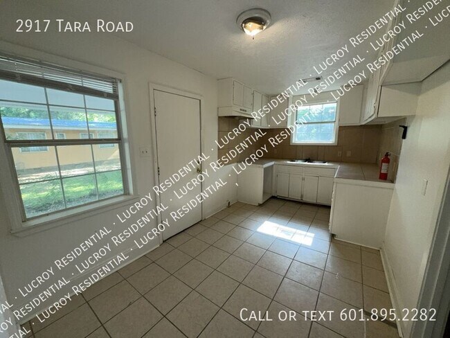 Foto del edificio - 2917 Tara Rd
