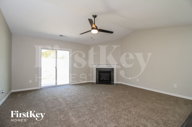 Building Photo - 6413 Bentbrush St