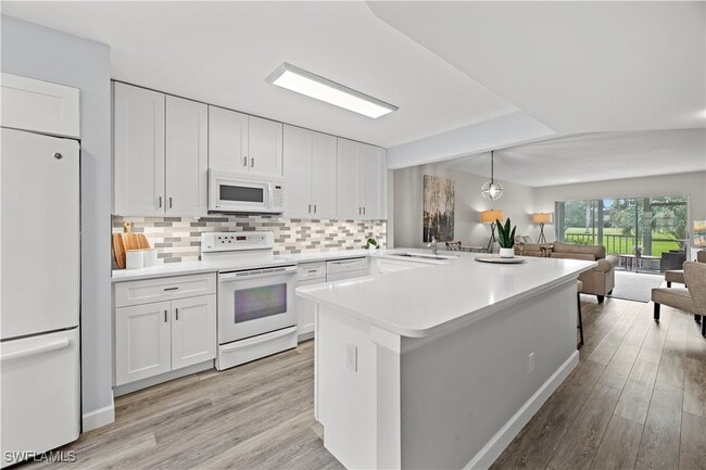 Building Photo - 1055 Forest Lakes Dr