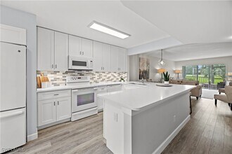 Building Photo - 1055 Forest Lakes Dr