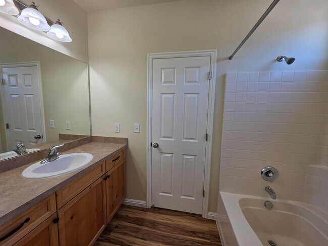 Foto del edificio - PRICE DROP!! Luxury Centerville Stunner!