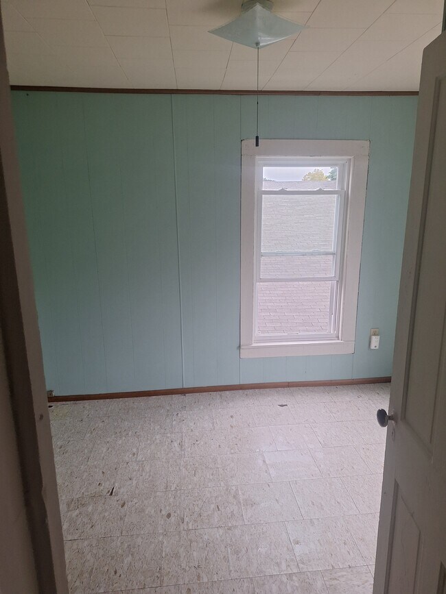 Small bedroom - 126 N 9th St