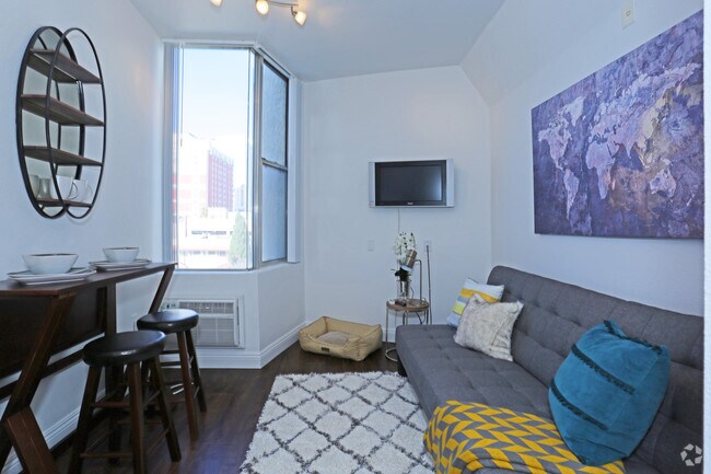 Studio-165SF área de la sala de estar - The 211 Apartments