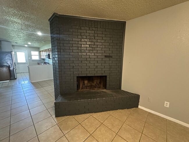 Foto del edificio - 1021-1023 Vera Court